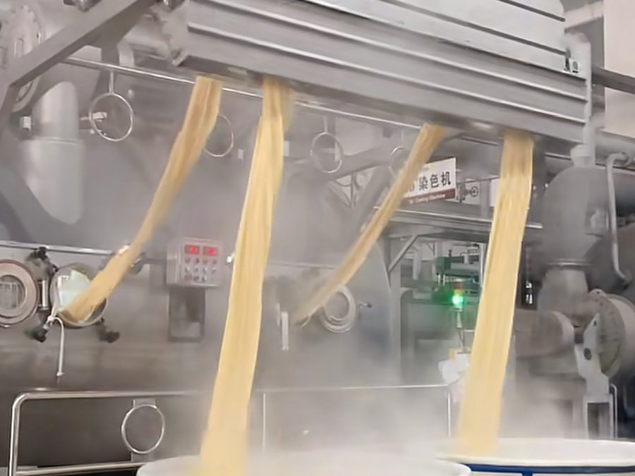 Yarn dyeing process for colorfastness-tested healthcare uniform fabric