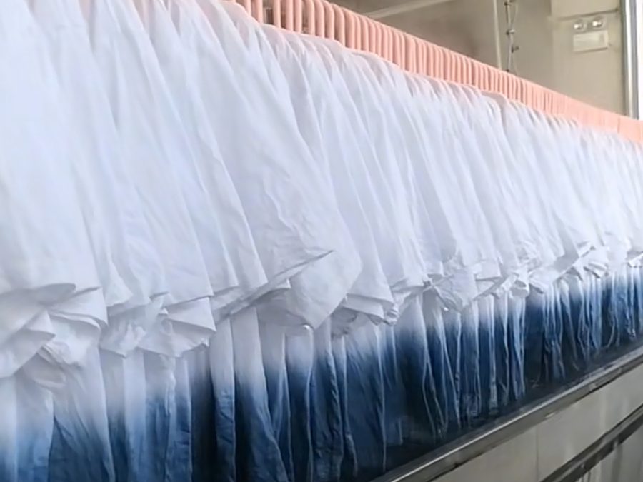 Low-impact ombre dye process on cotton fabric